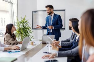 Read more about the article Szkolenia językowe dla firm – czy&nbsp;warto postawić na&nbsp;indywidualne lekcje?